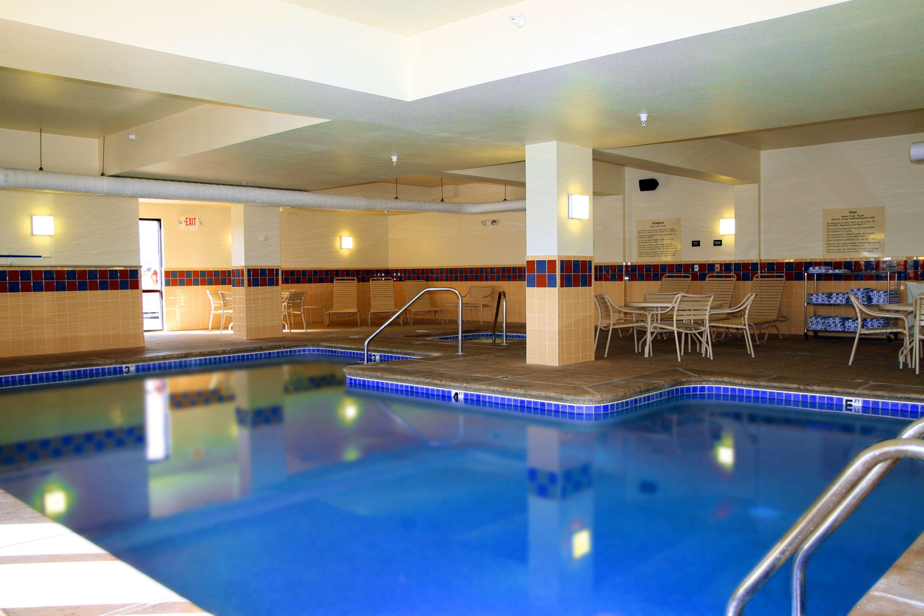 Hampton Inn & Suites Кингман Съоръжения снимка