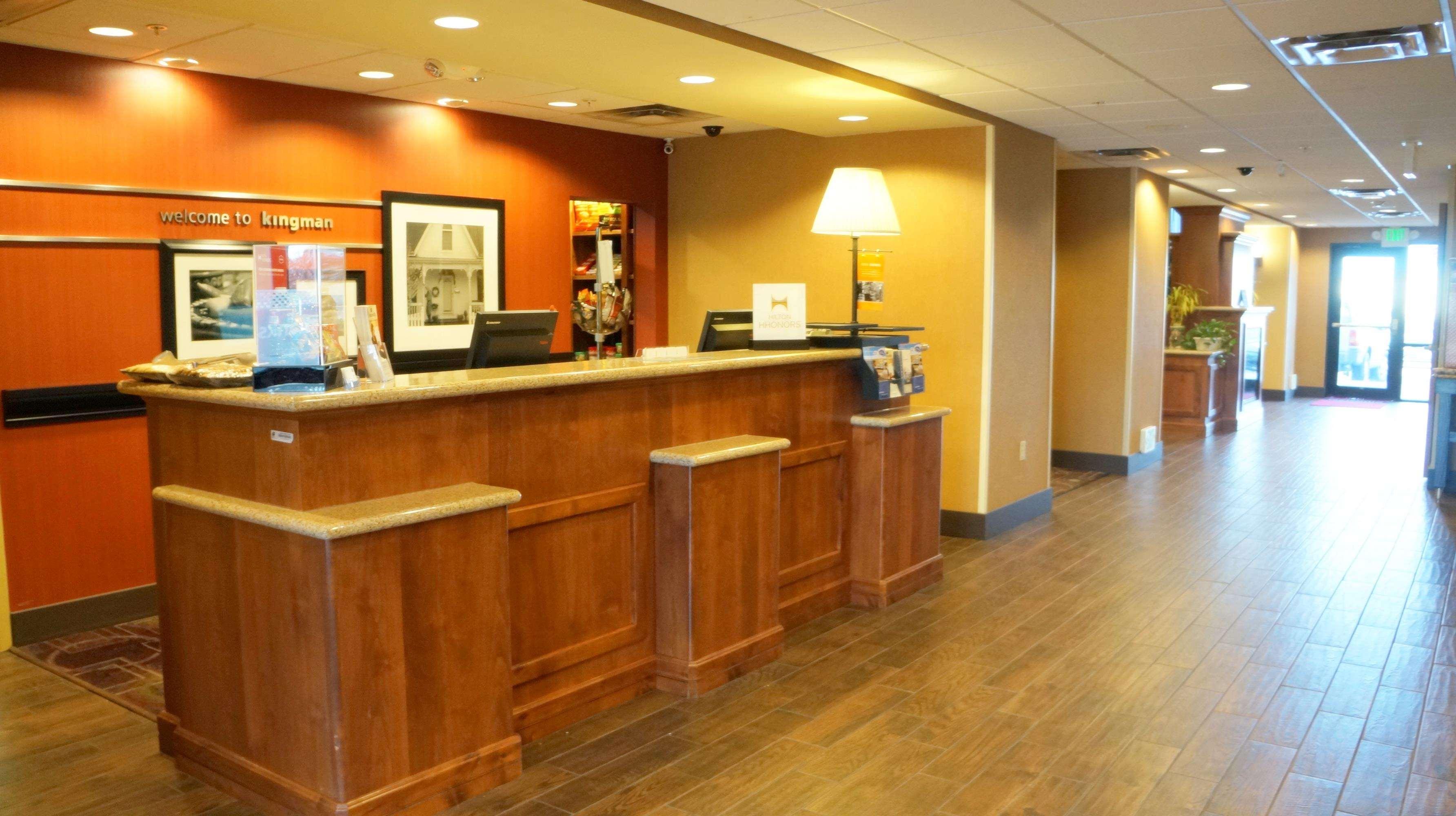 Hampton Inn & Suites Кингман Екстериор снимка