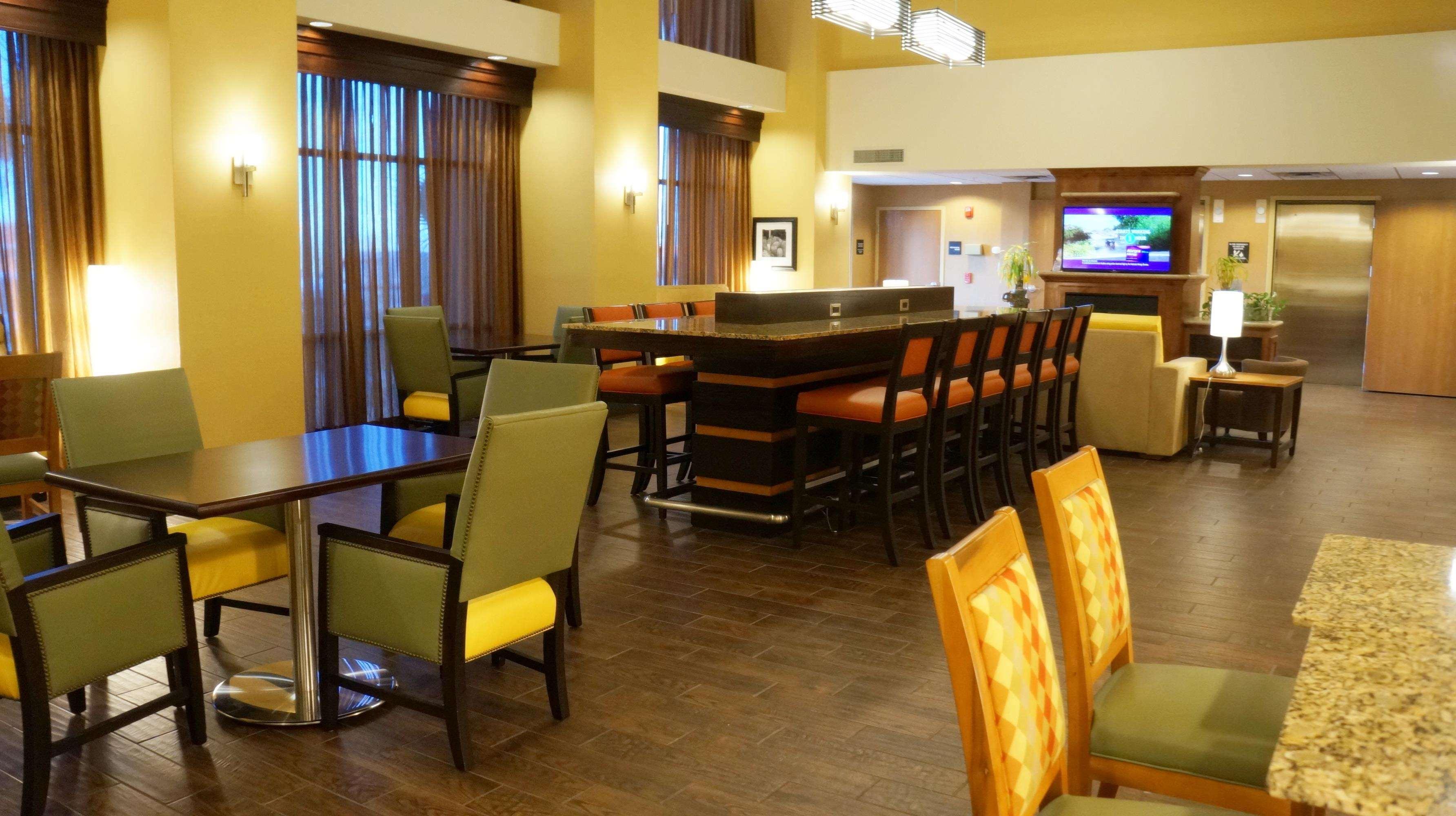Hampton Inn & Suites Кингман Екстериор снимка